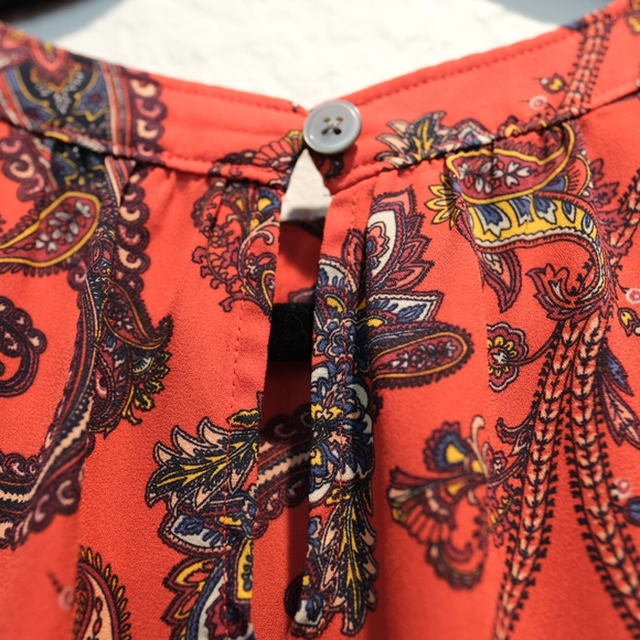 LOFT Petite Red Paisley Blouse *Fits XSP and SP - Picture 4 of 7